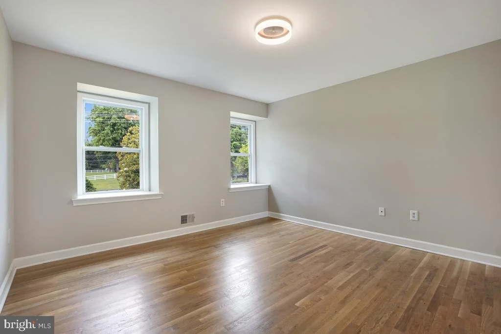 Photo of 10717 RIVER ROAD