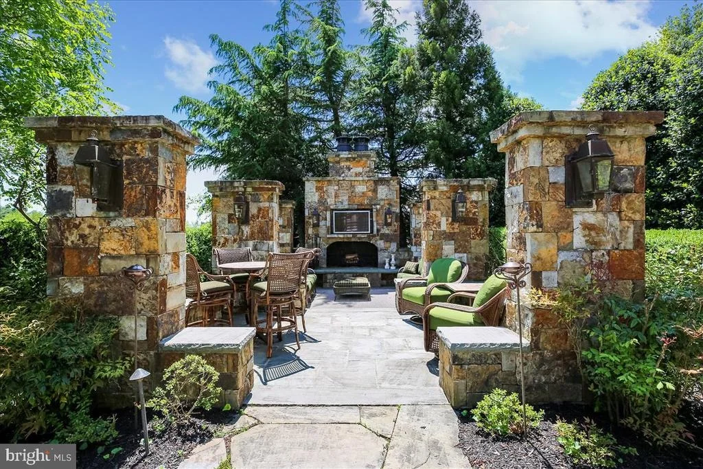 Photo of 21129 GOLF ESTATES DRIVE