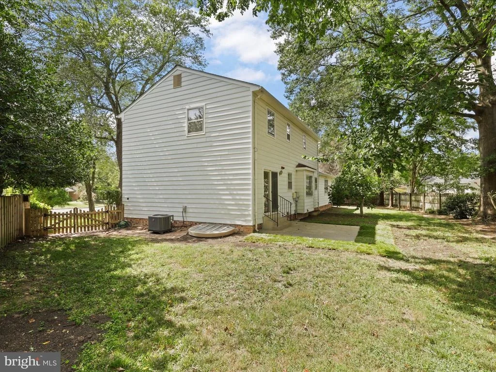 Photo of 8223 TREEBROOKE LANE