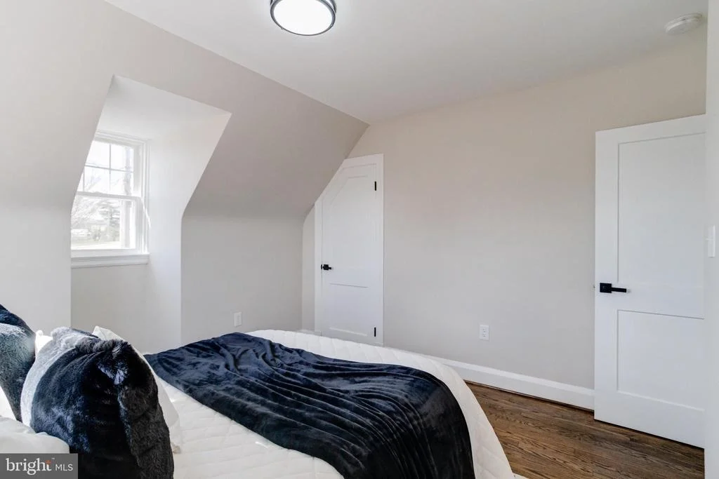 Photo of 605 WALNUT AVENUE