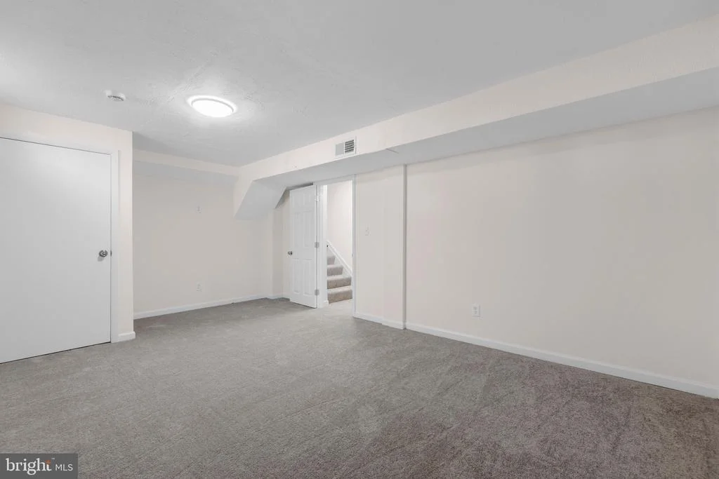 Photo of 8003 CARLSON