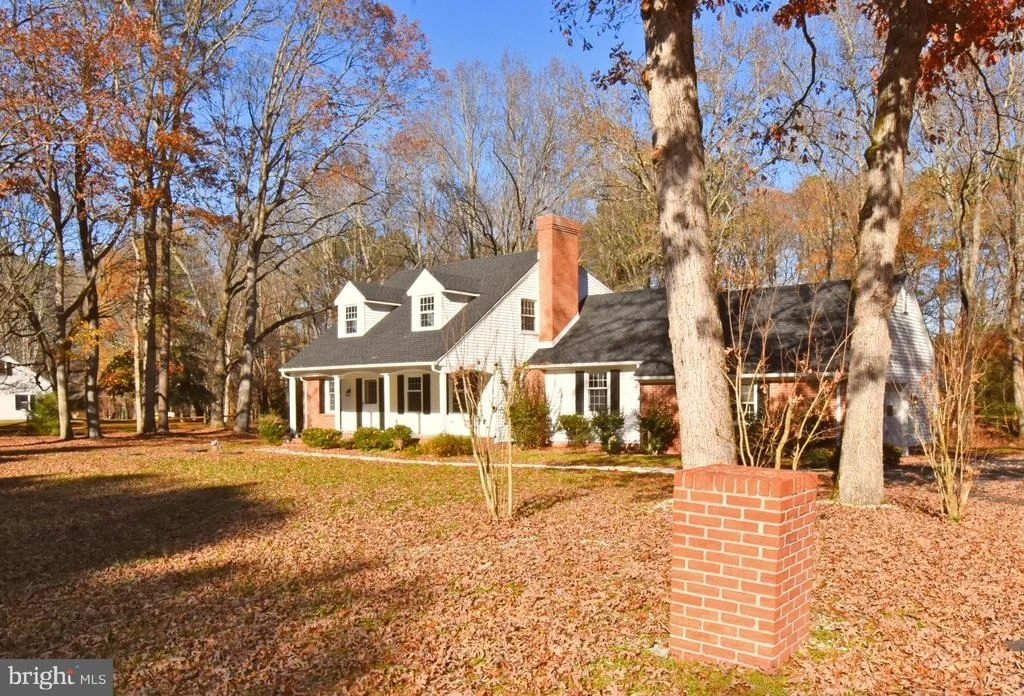 Photo of 4011 GROSSE POINT DRIVE