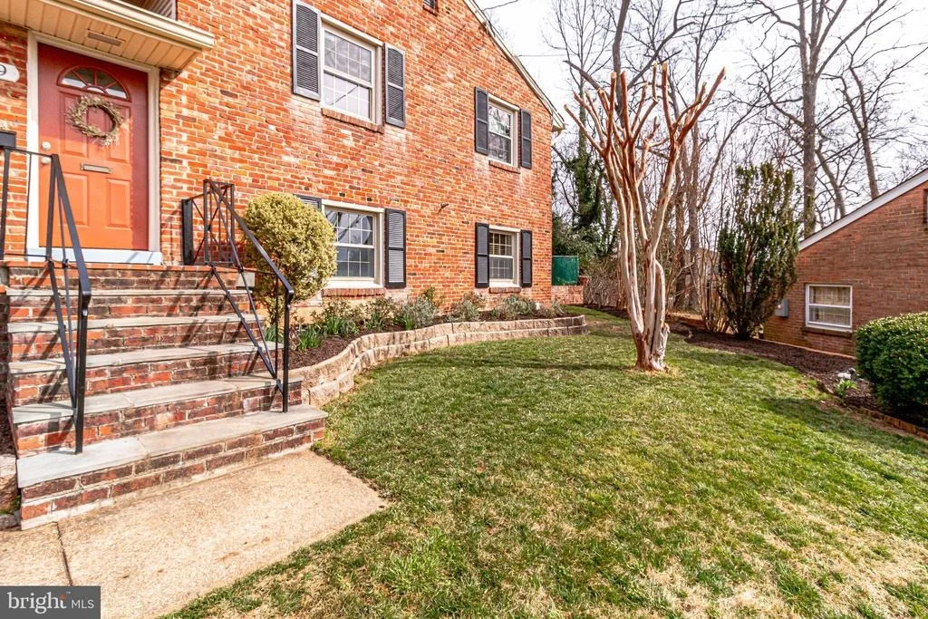 Photo of 919 JUNIPER PLACE