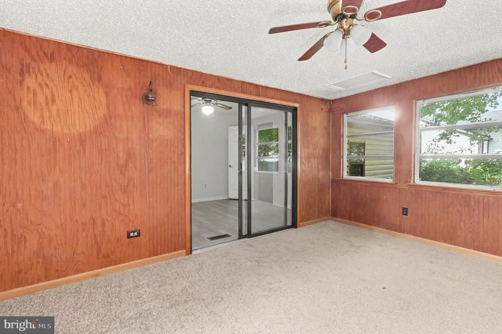 Photo of 737 FOX CHASE CIRCLE