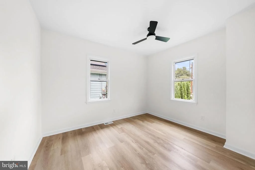 Photo of 865 N READ AVENUE