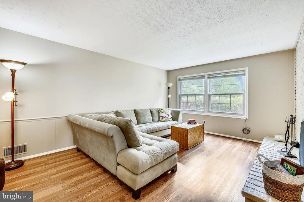 Photo of 2417 NEES LANE