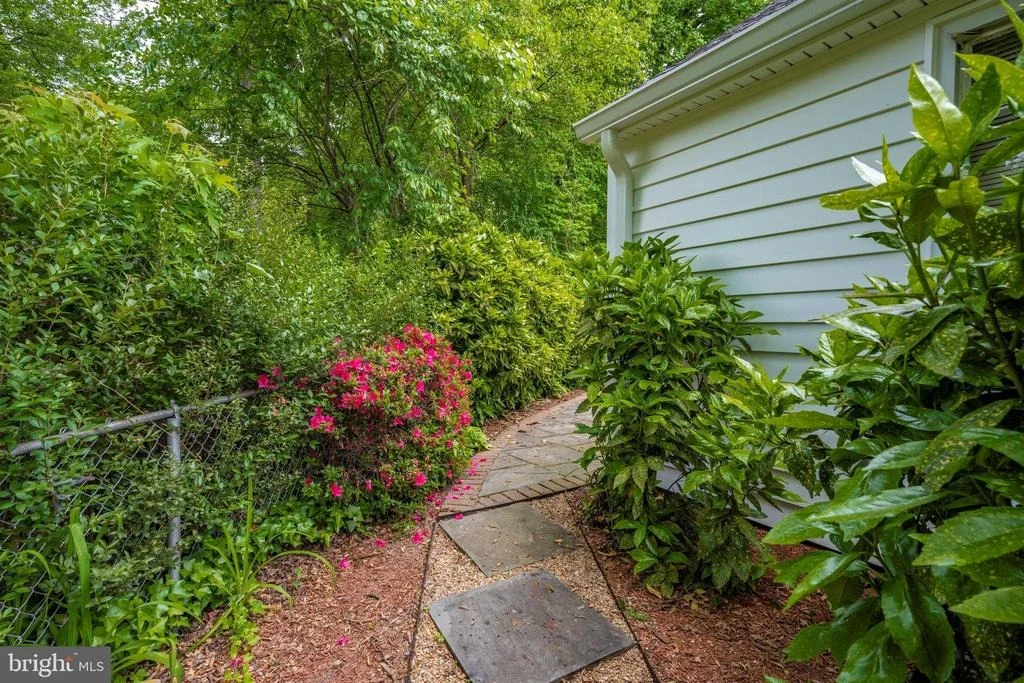 Photo of 1101 ROSWELL DRIVE