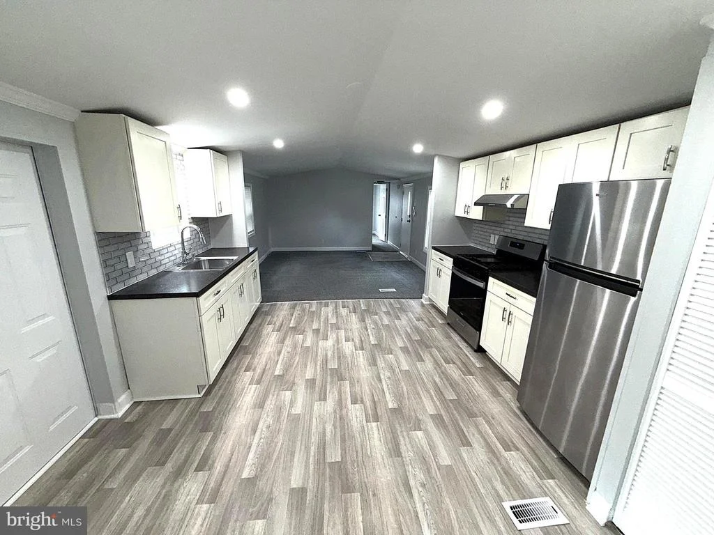 Photo of 481 KEITH ROAD