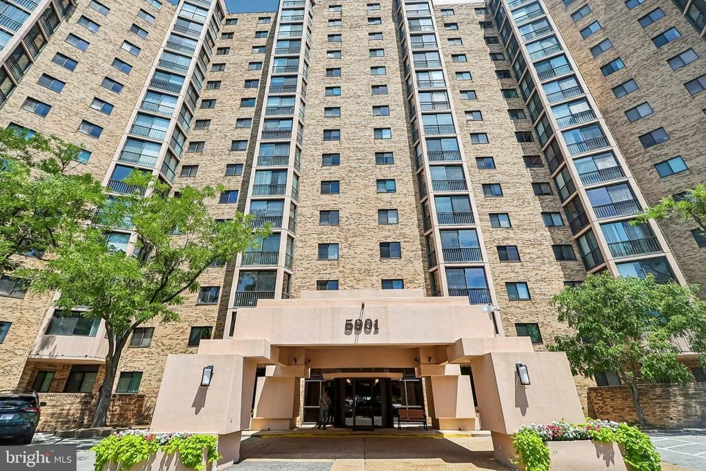 Photo of Unit 409 at 5901 MOUNT EAGLE DRIVE