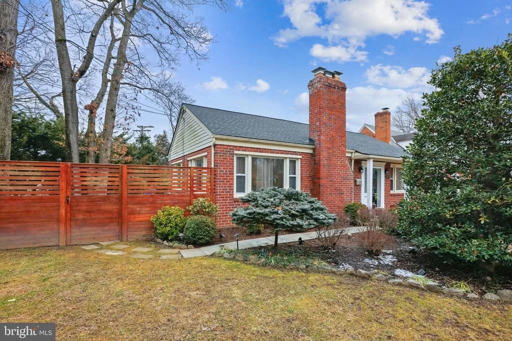 Photo of 8917 WALDEN ROAD