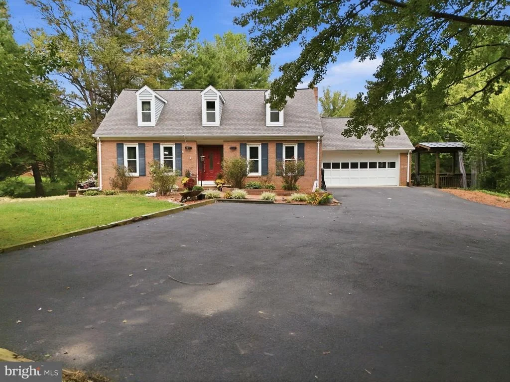 Photo of 8114 HILLCREST DRIVE