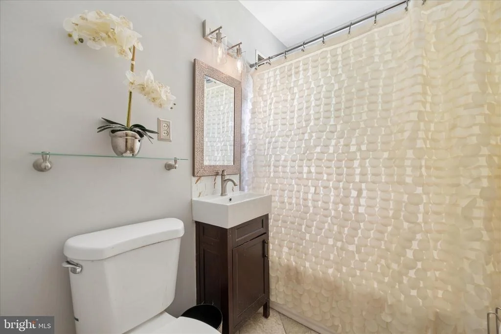 Photo of 6803 ADELPHI ROAD