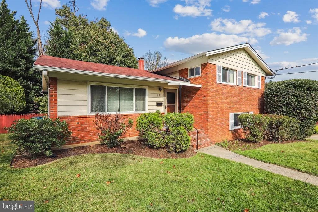 Photo of 815 MALTA LANE