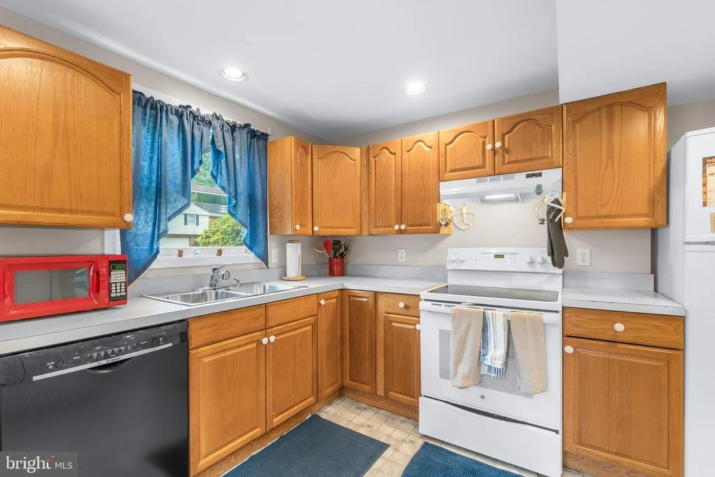Photo of 18908 ROLLING ACRES WAY