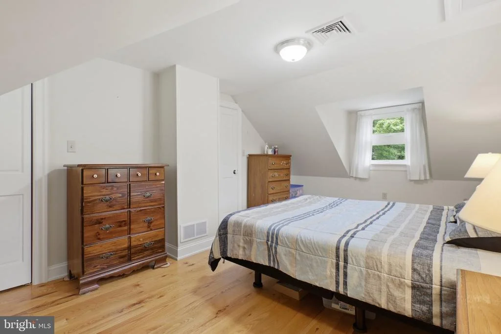 Photo of 5451 BLACK BEAR ROAD