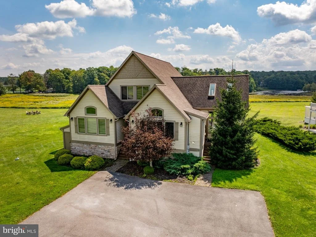 Photo of 342 LAKEFRONT LINKS DRIVE