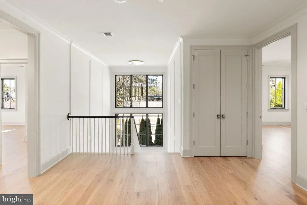 Photo of 1223 SOMERSET DRIVE