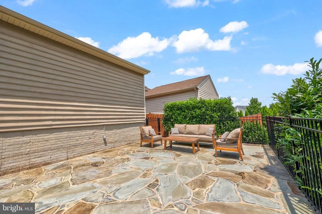 Photo of 43245 BARNSTEAD DRIVE
