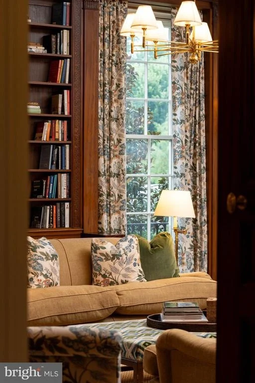 Photo of 15 CHARLCOTE PLACE