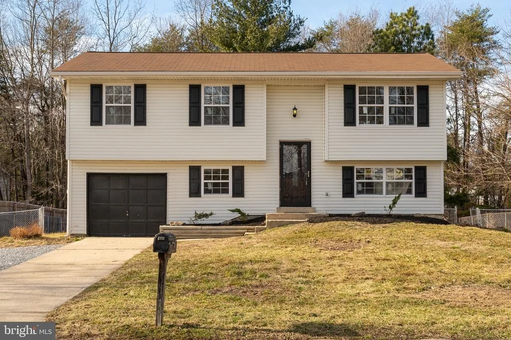 Photo of 708 UNIVERSITY DRIVE