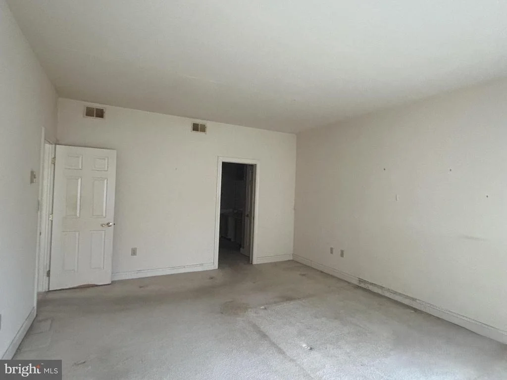 Photo of 18804 DOVER DRIVE