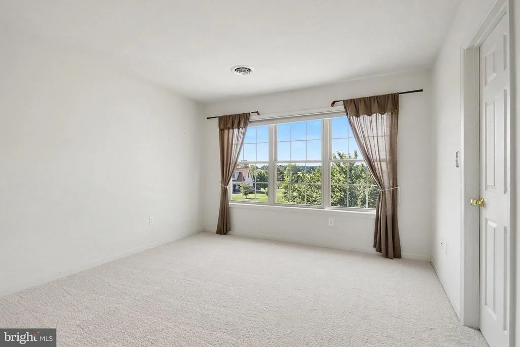 Photo of 12 E SUMMIT DRIVE