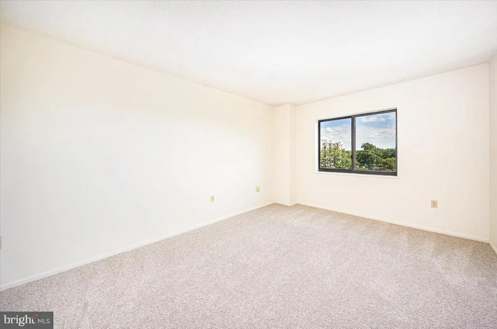 Photo of Unit 1807 at 15101 INTERLACHEN DRIVE