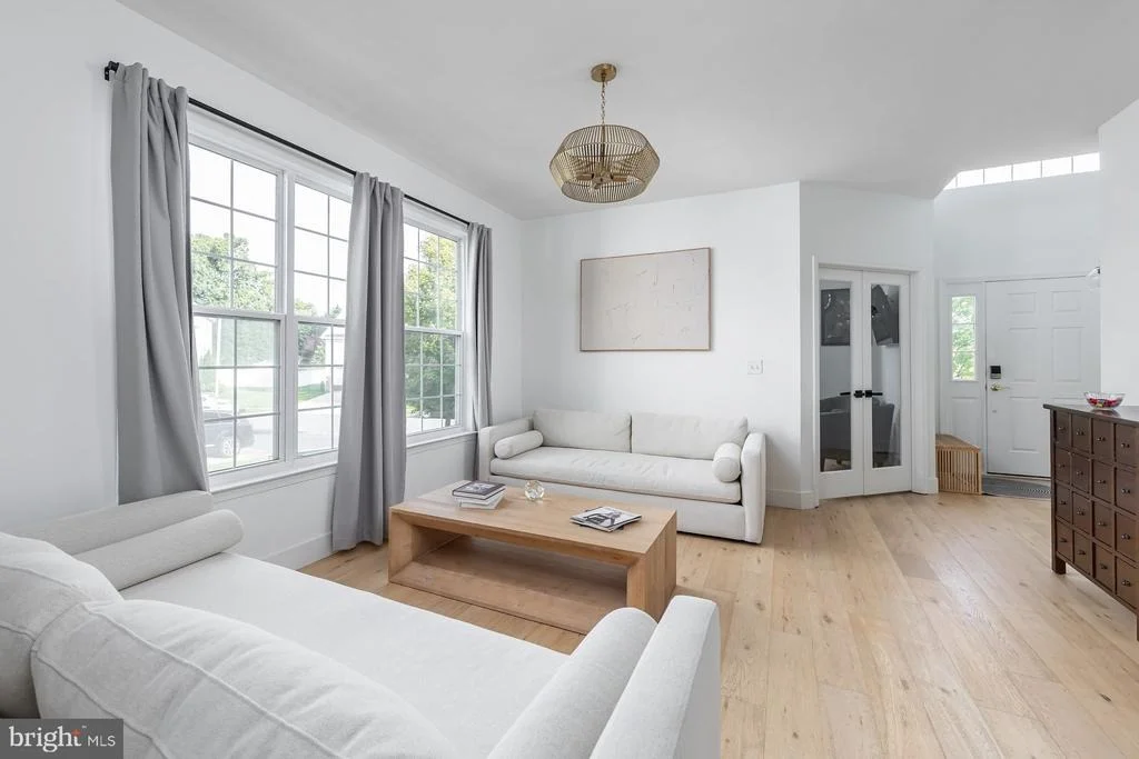 Photo of 658 WORCESTER DRIVE