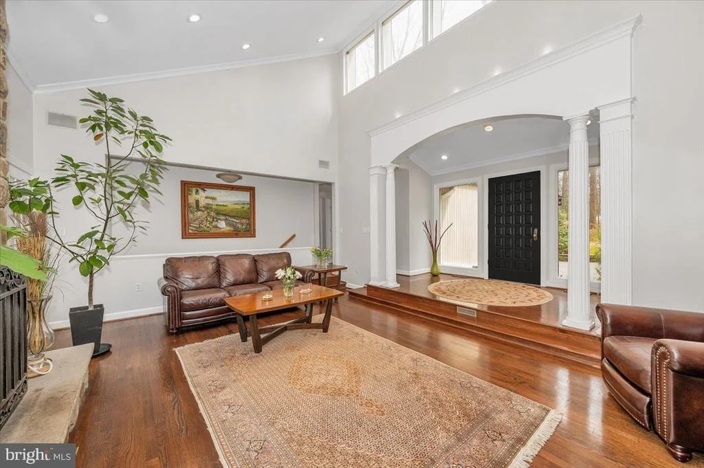 Photo of 10101 LLOYD ROAD