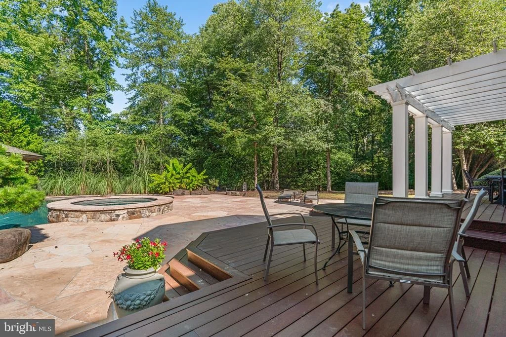 Photo of 370 EAGLE HILL ROAD