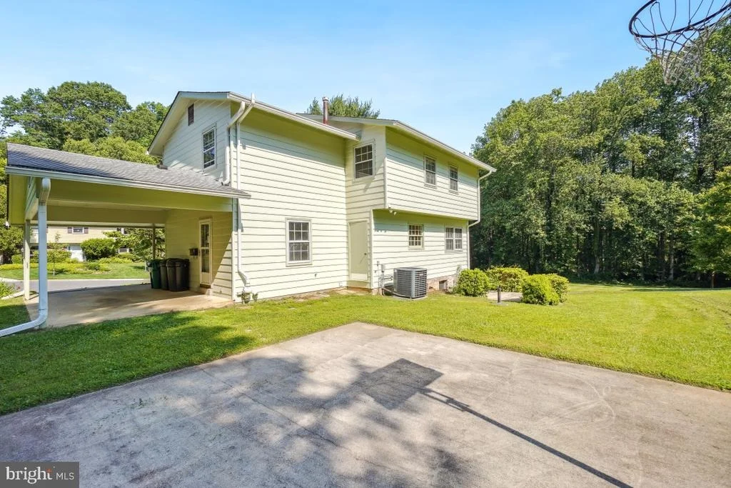 Photo of 882 DIAMOND DRIVE