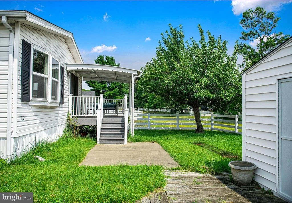 Photo of 107 LARIAT ROAD