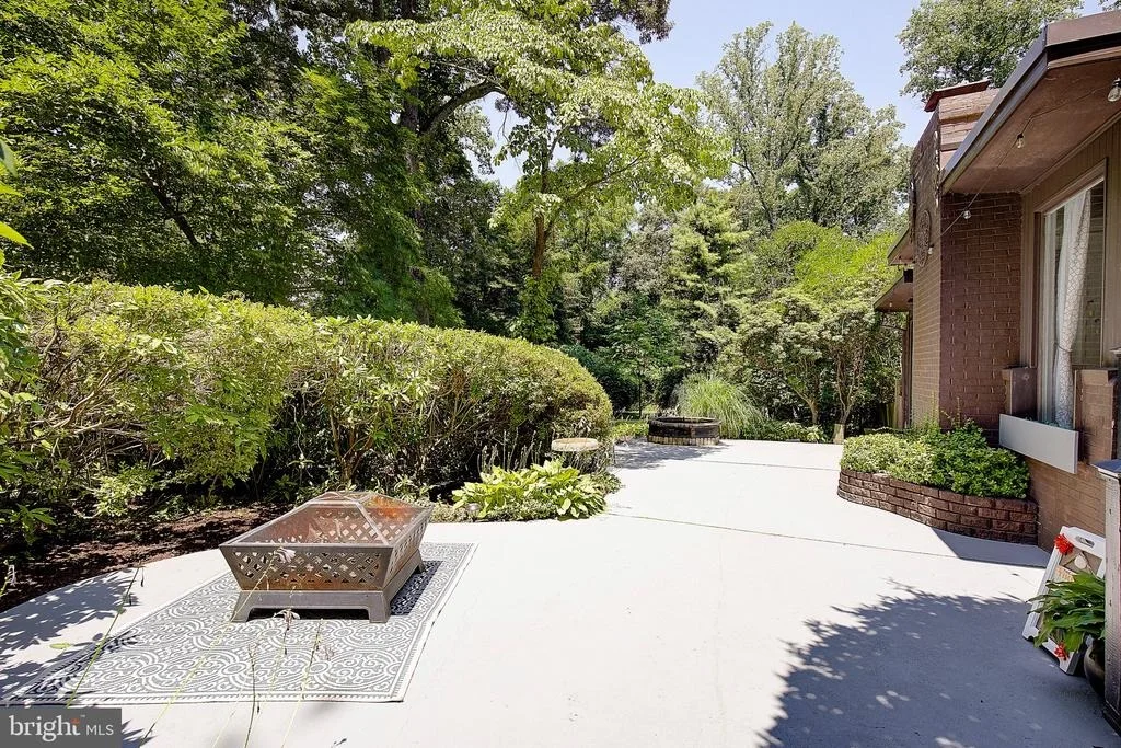 Photo of 1169 LATROBE DRIVE