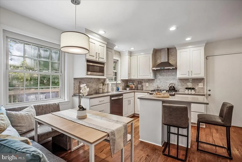Photo of 9357 CHESTNUT KNOLLS DRIVE