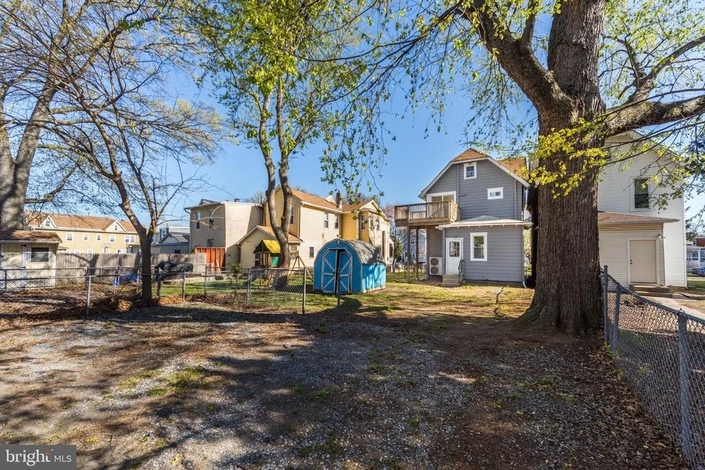 Photo of 724 HUNTER STREET