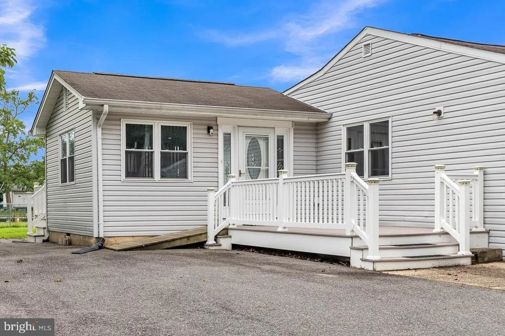 Photo of 18 BEACON DRIVE