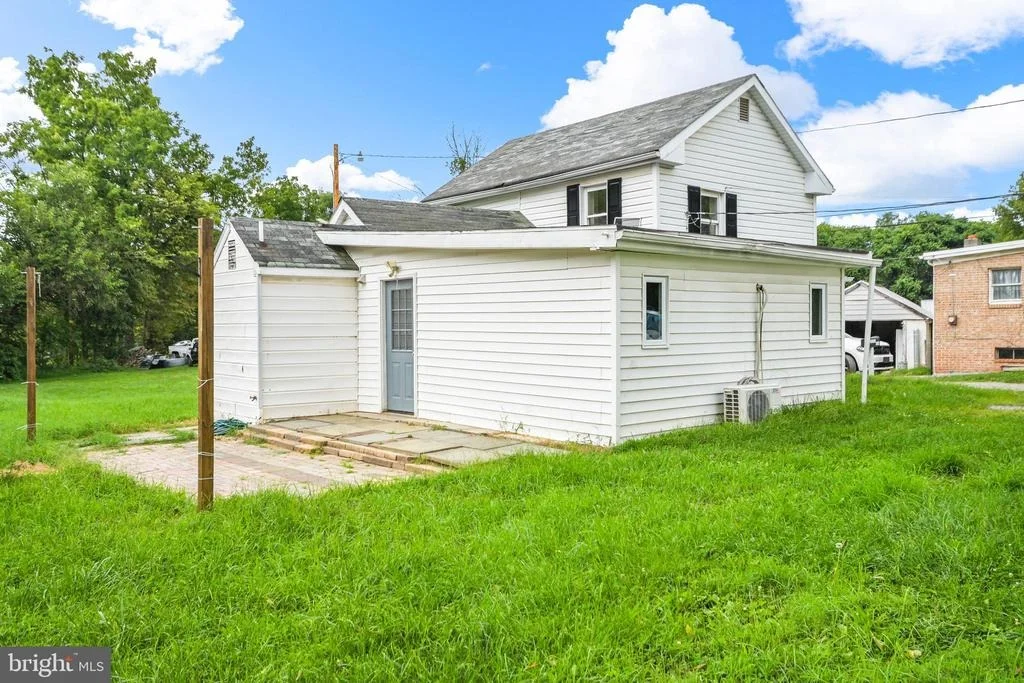 Photo of 18003 DAVIS LANE