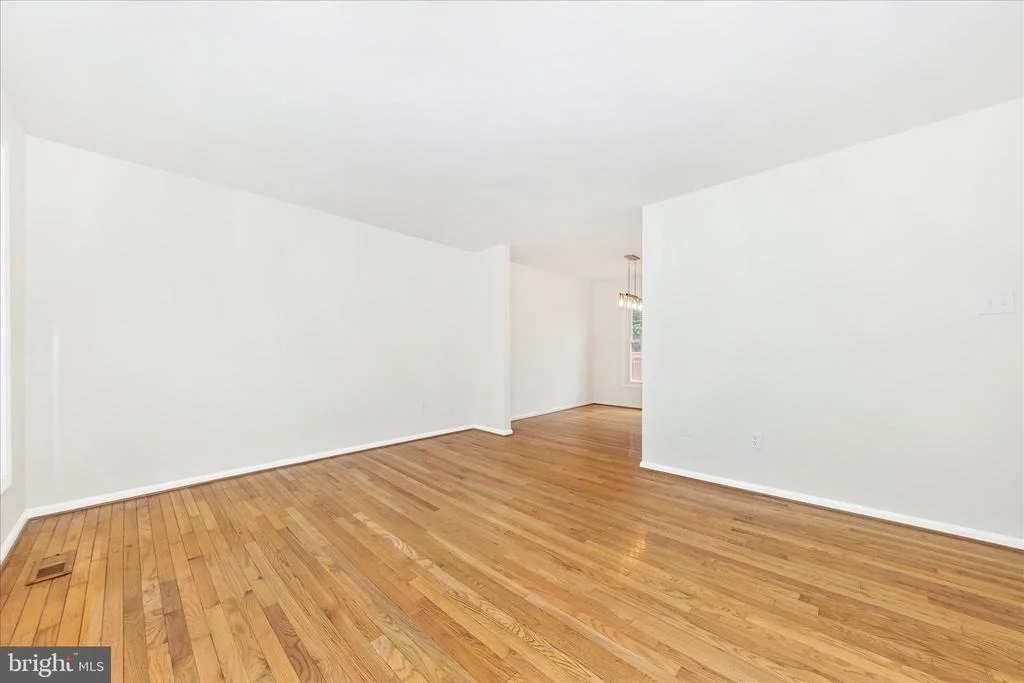 Photo of 176 STONEYBROOK COURT