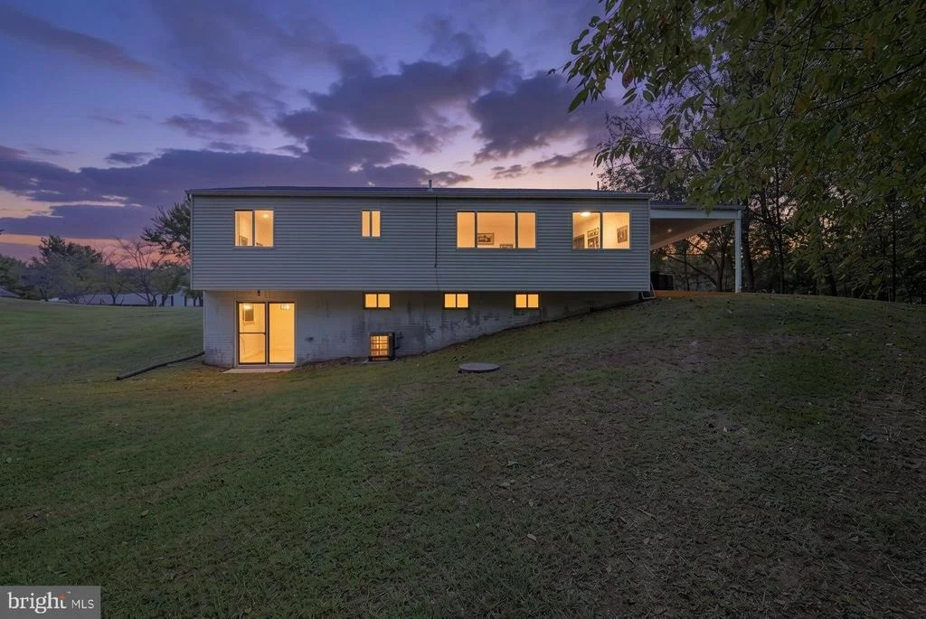Photo of 3902 SHAKESPEARE WAY