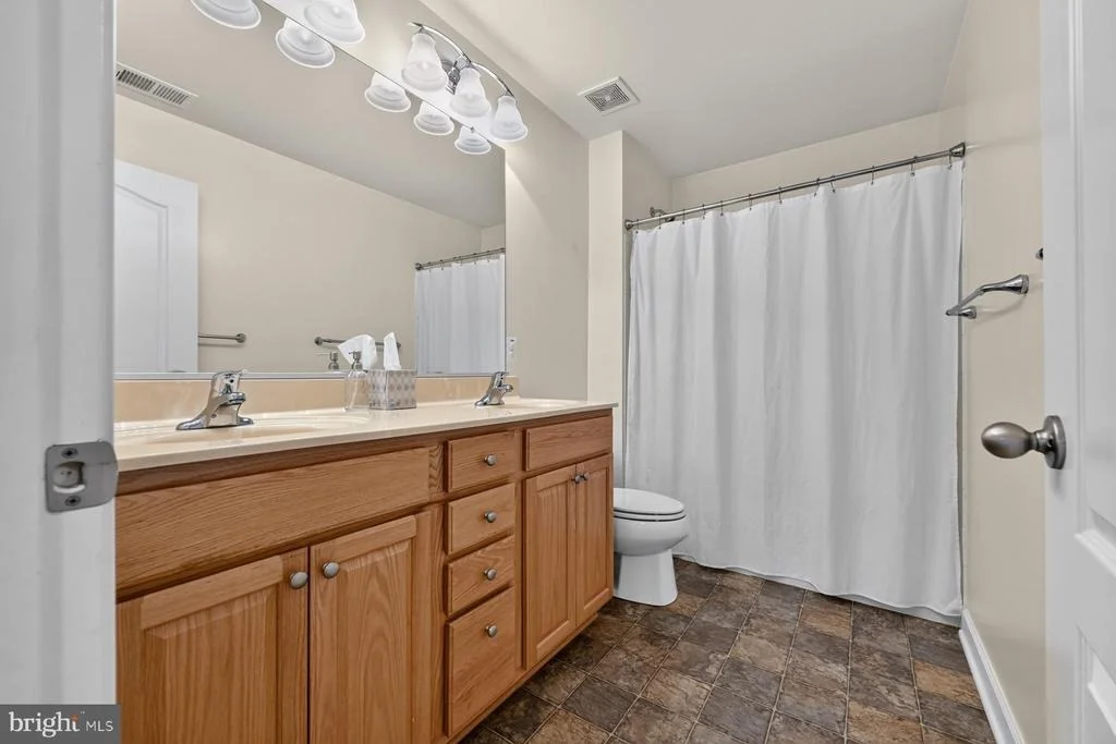 Photo of 810 MORAN DRIVE