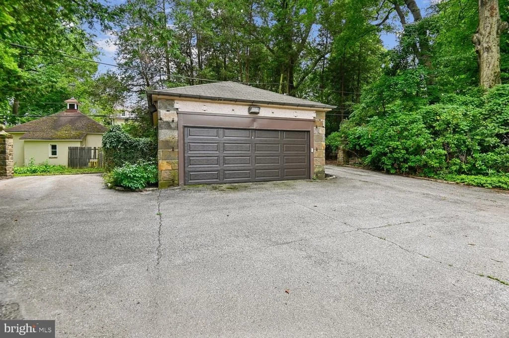 Photo of 2209 KEN OAK ROAD