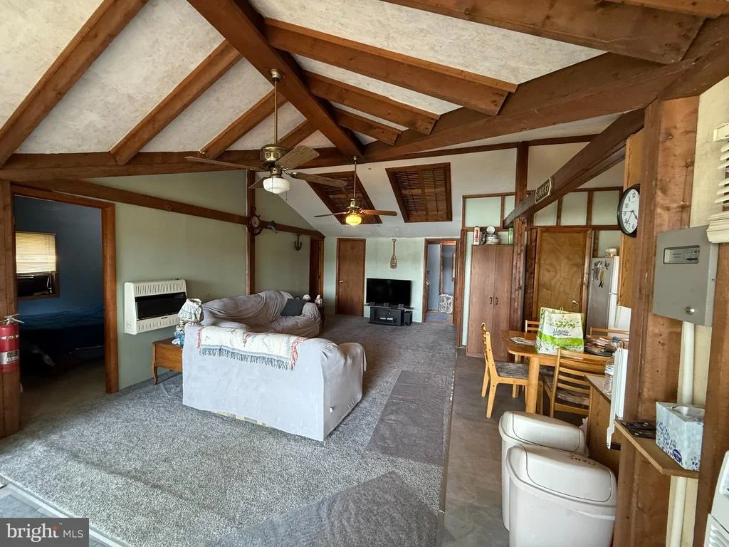Photo of 47 BEECH ISLAND