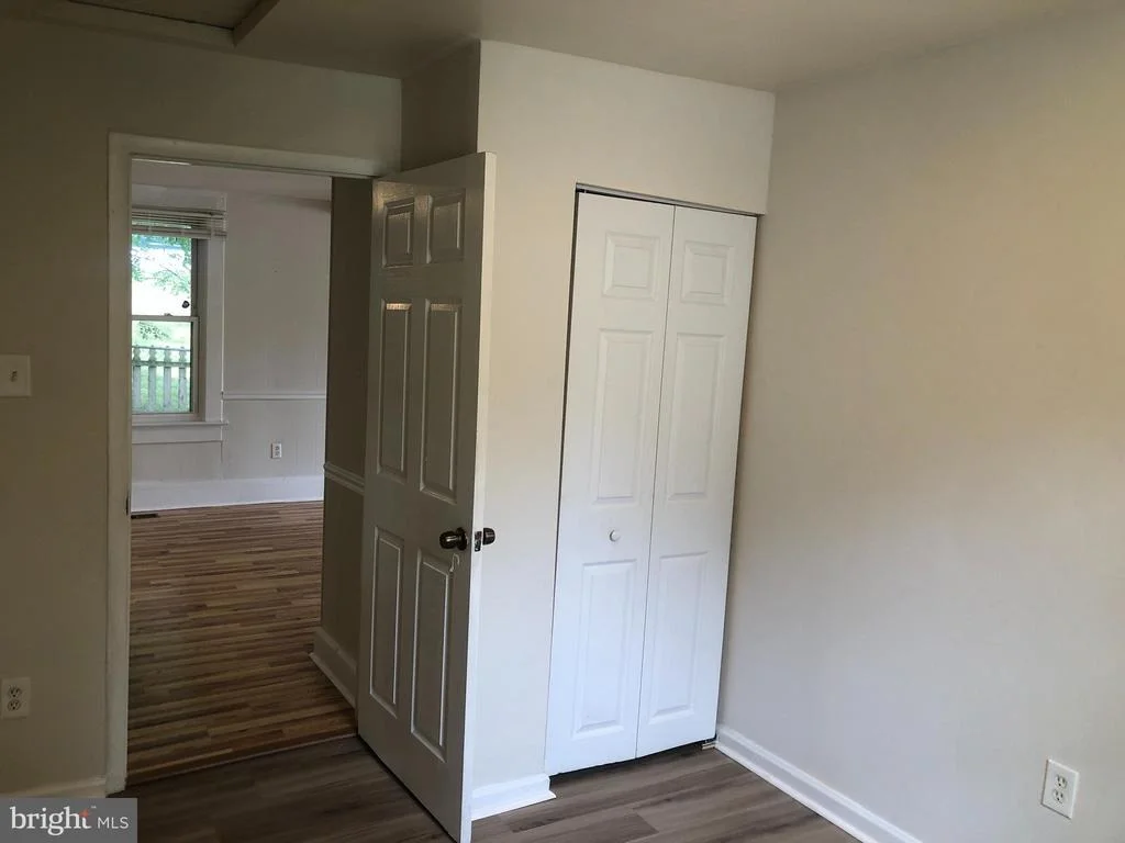 Photo of 516 MENTOR AVENUE