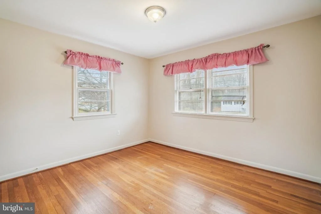 Photo of 5906 PARKWAY DRIVE