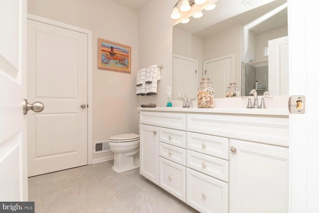 Photo of 25087 TREEVIEW LANE