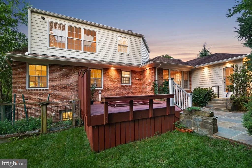 Photo of 7214 POMANDER LANE