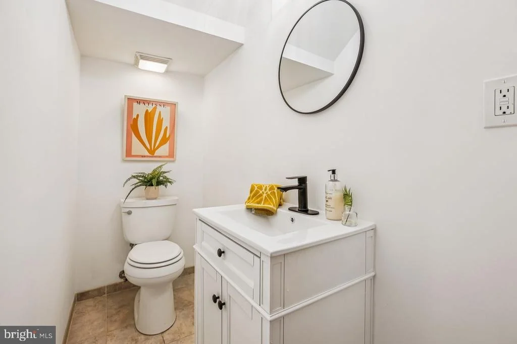 Photo of 1124 G STREET NE