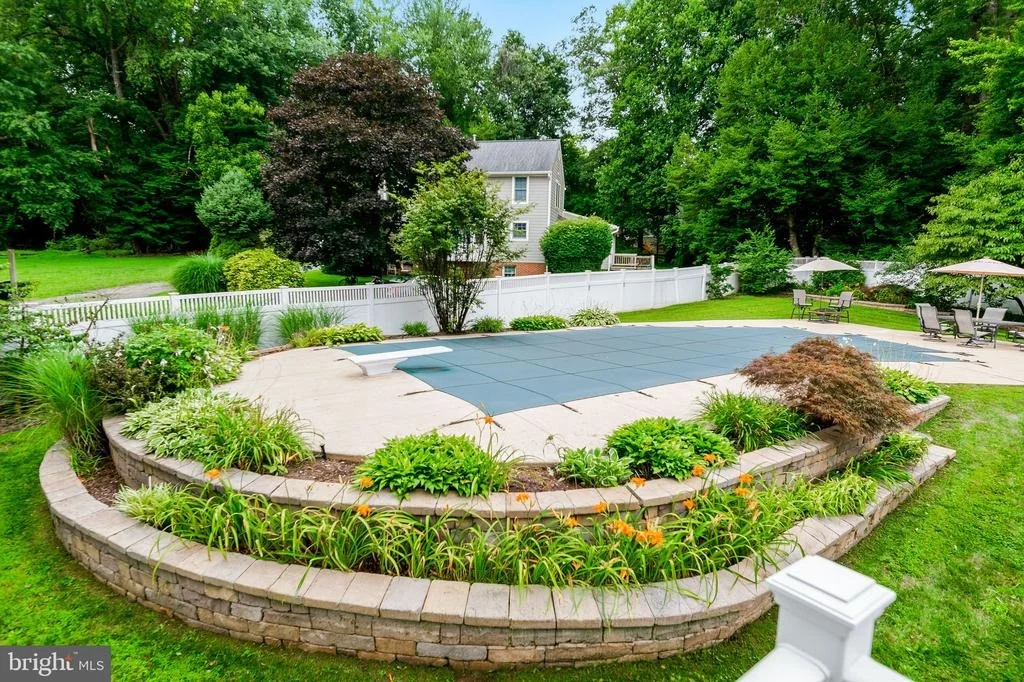 Photo of 9809 JOHN ROBERT WAY