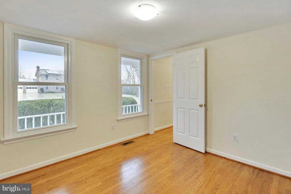 Photo of 1804 LONGMEAD ROAD