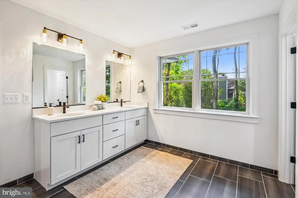 Photo of 1603 WINCHESTER ROAD
